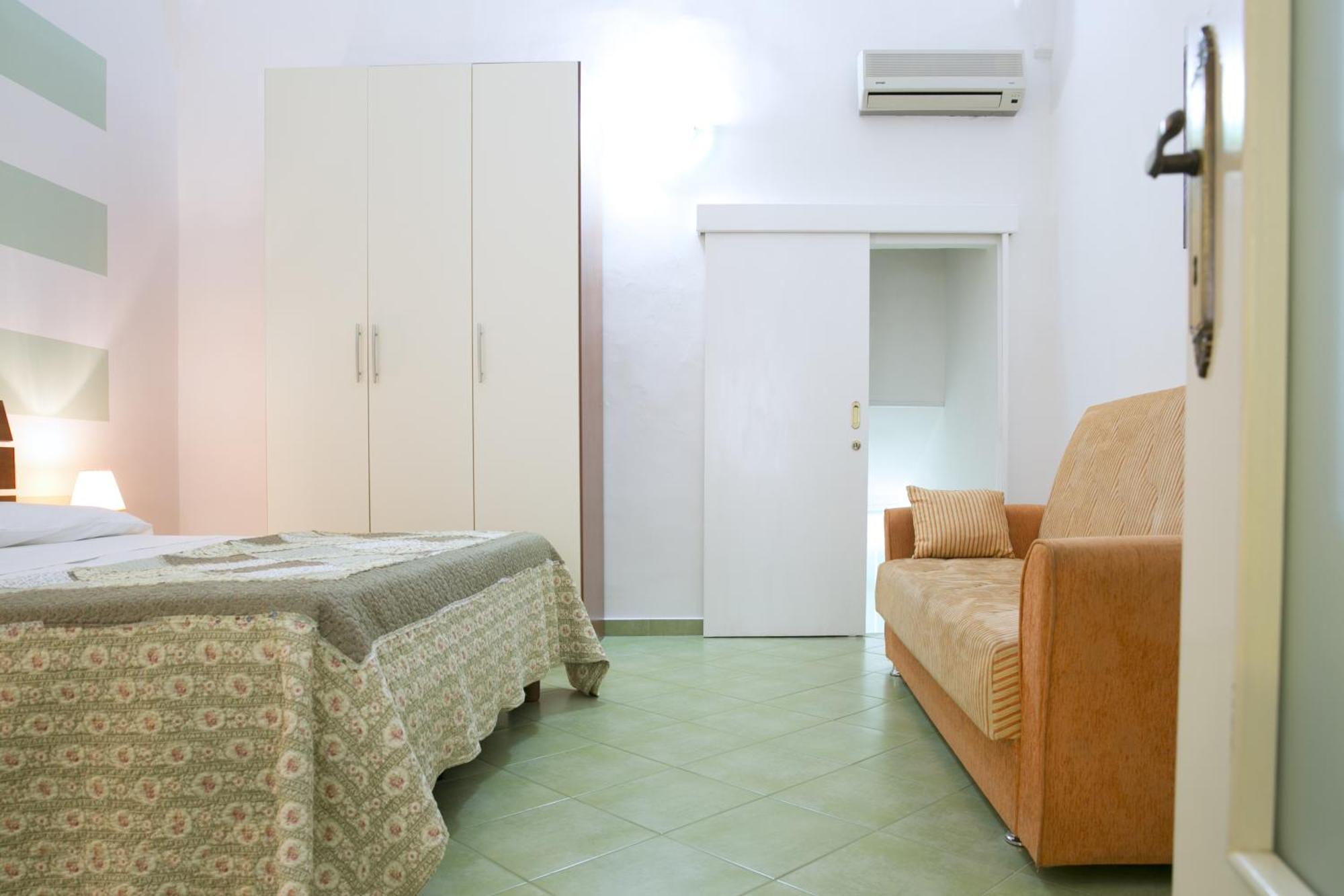 B&B Dimora San Vincenzo Галиполи Стая снимка