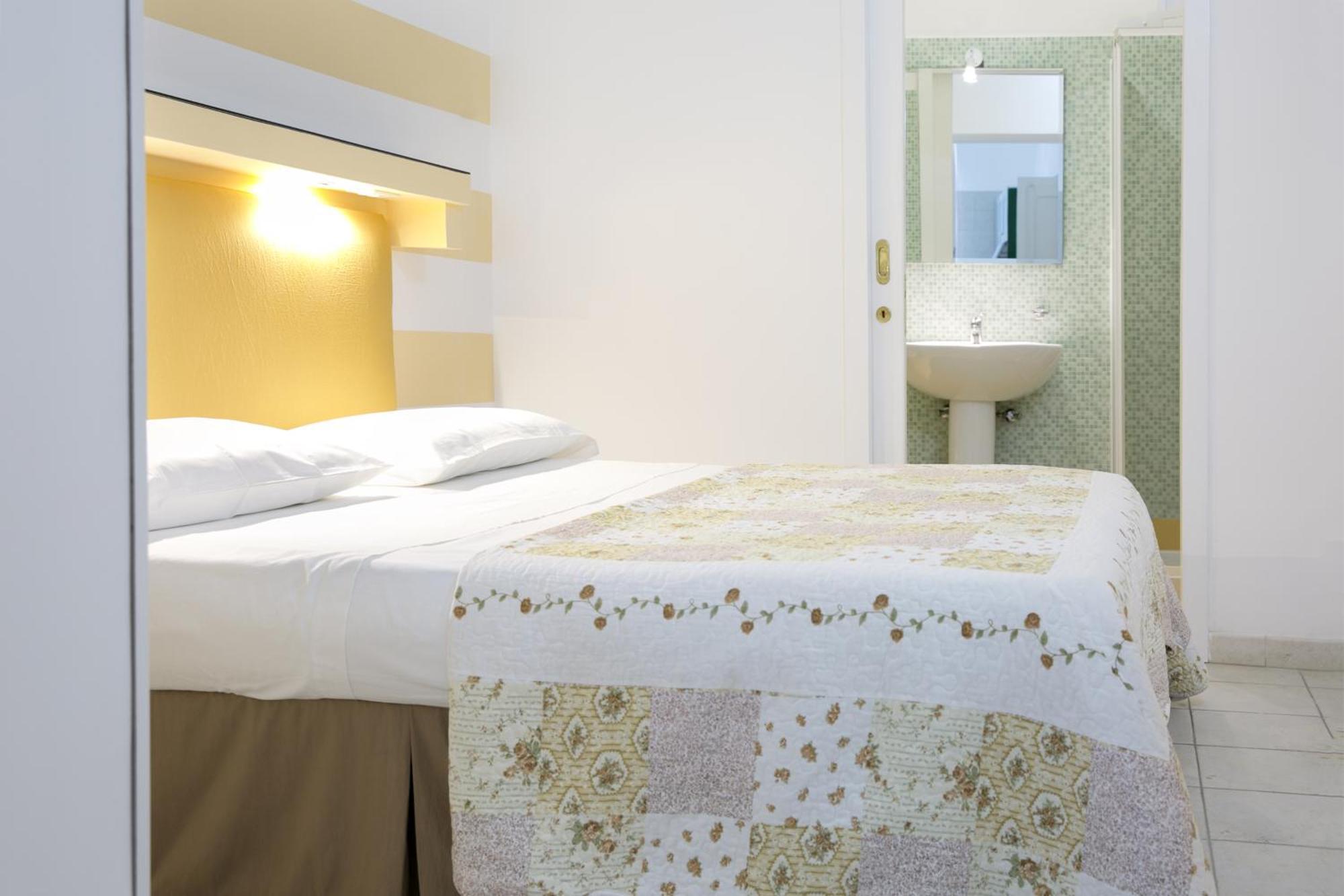 B&B Dimora San Vincenzo Галиполи Стая снимка
